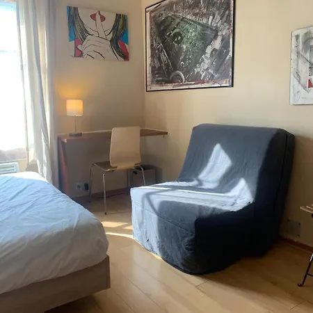 Republique - Reaumur Charming Large Studio Apartment Paris
